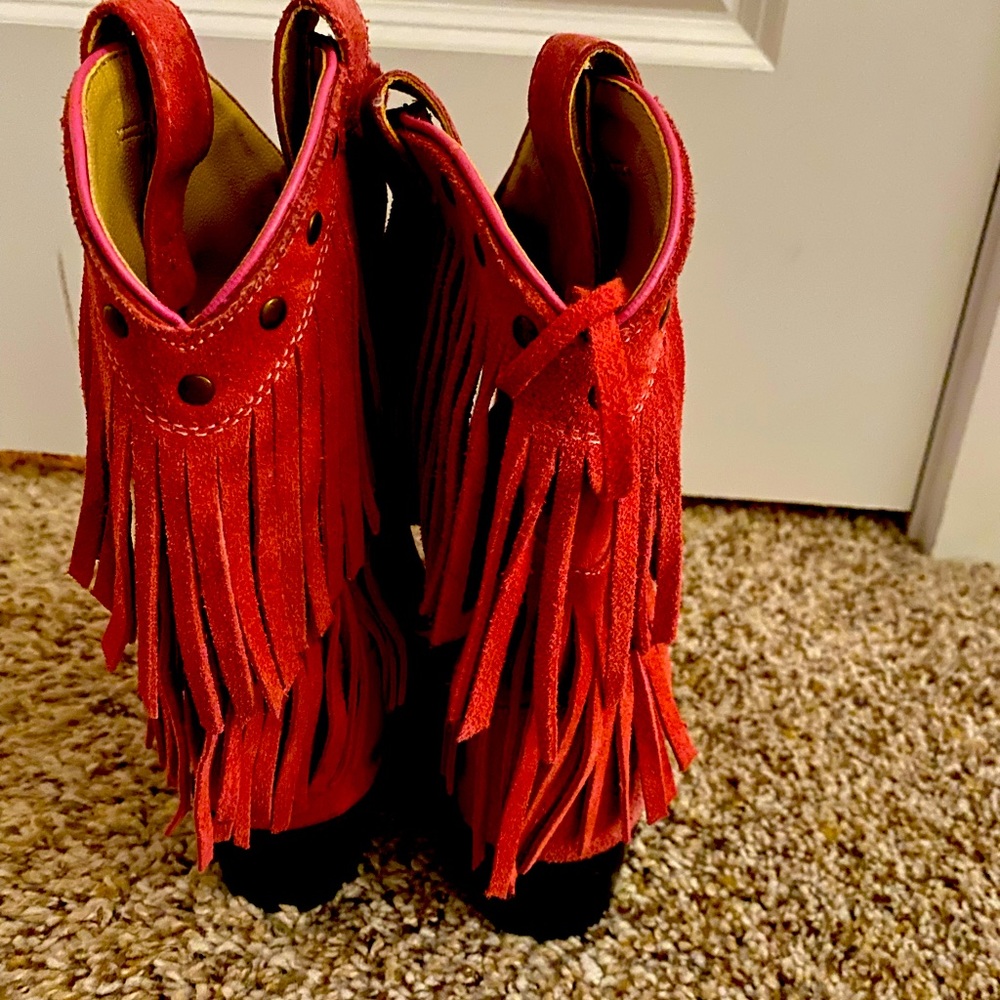 Girls’ cowgirl boots size 13.5